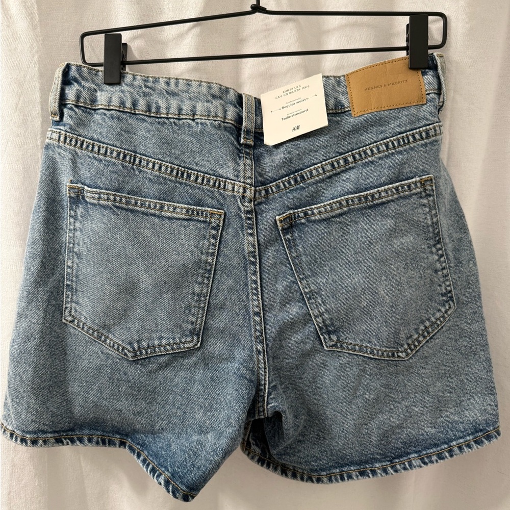 NWT Women's Denim Shorts - Picture 3 of 4